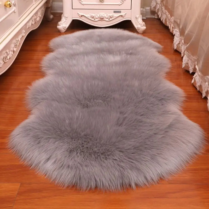 Faux Sheepskin Rug - Macio e Decorativo